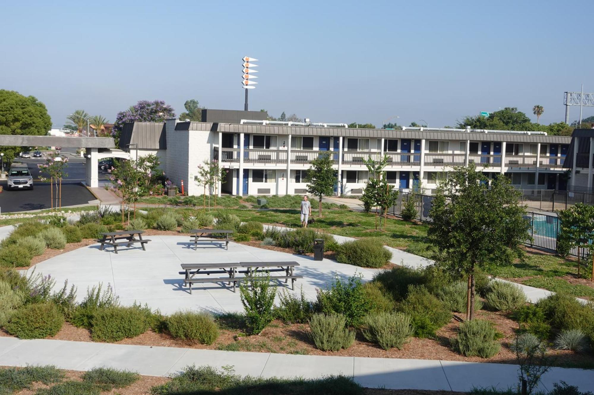 6-claremont, Ca