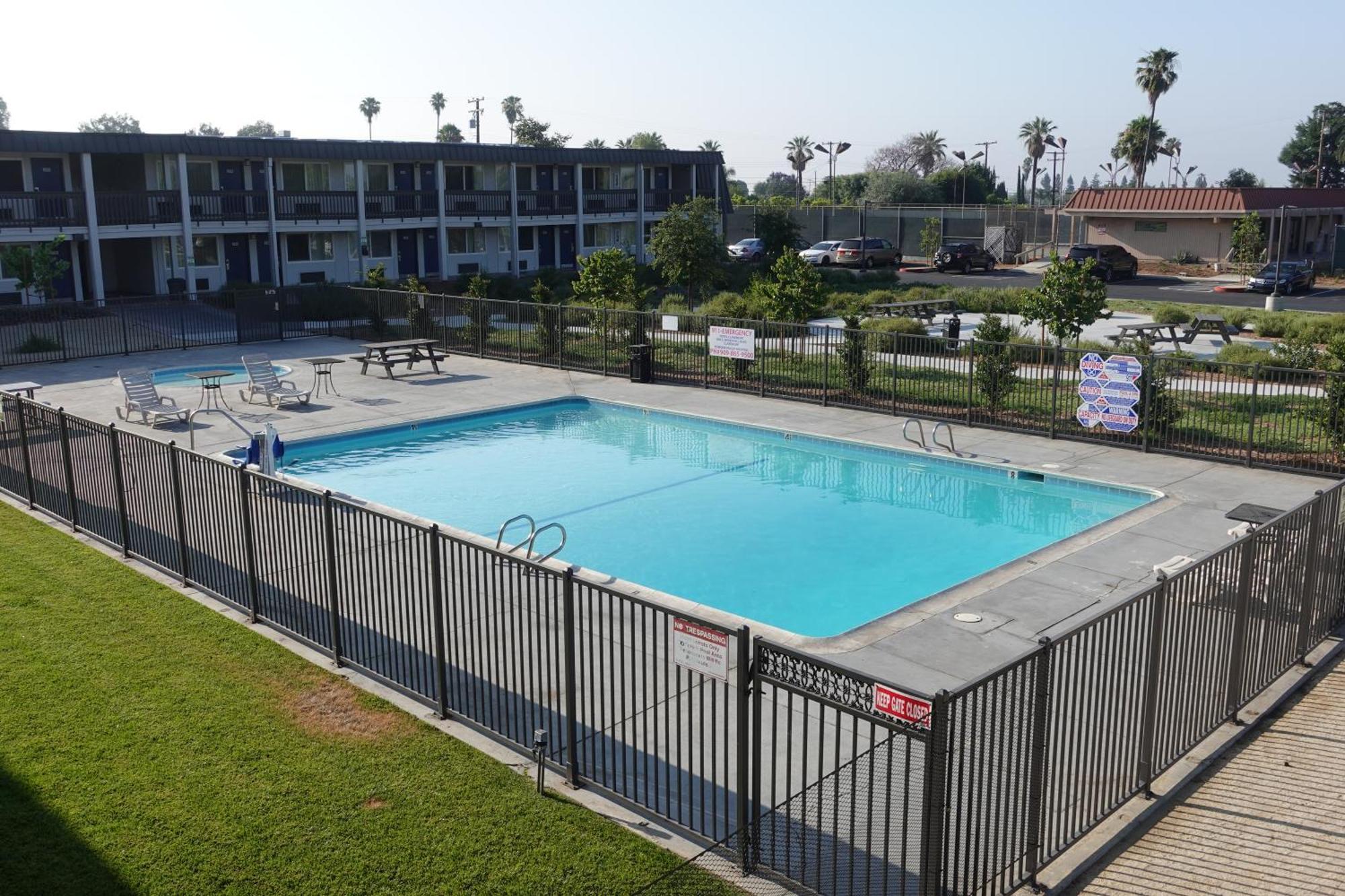 6-claremont, Ca Hotel 2*