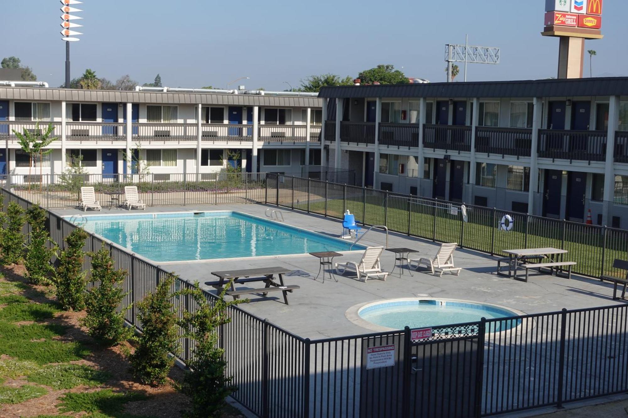 6-claremont, Ca 2*