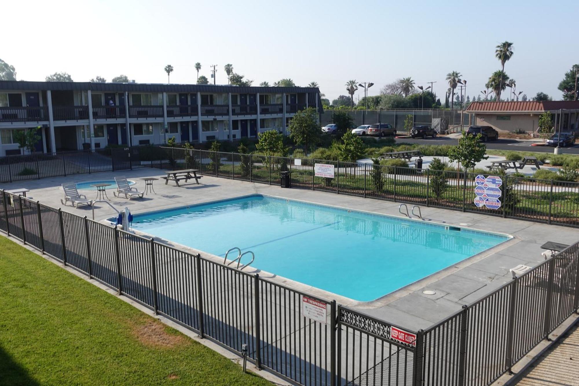 6-claremont, Ca 2* Claremont