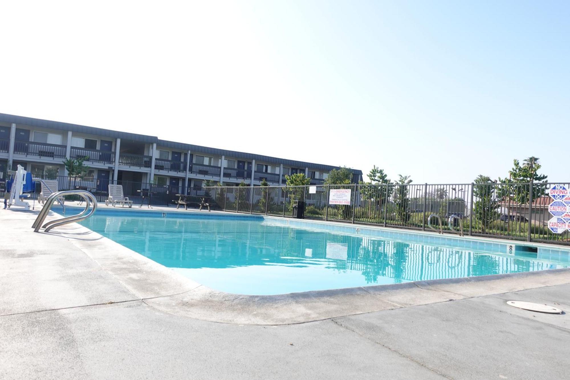 6-claremont, Ca Hotel