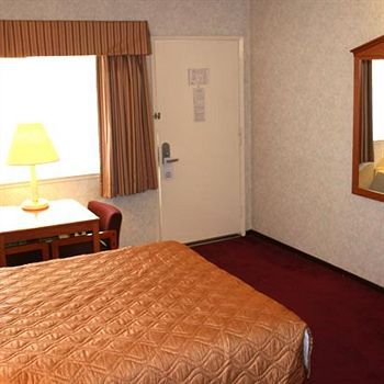 6-claremont, Ca Hotel