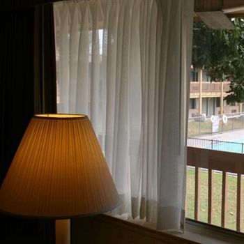 Hotel 6-claremont, Ca 2*
