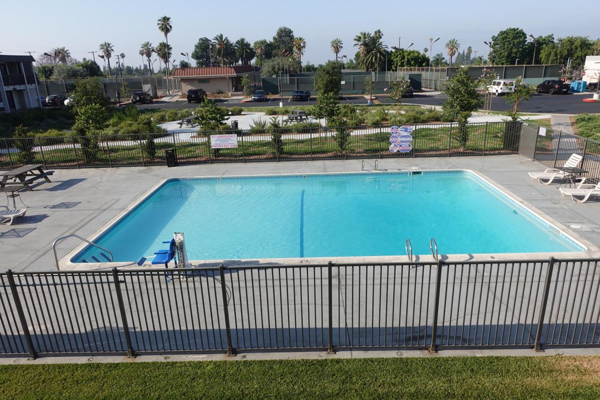 6-claremont, Ca