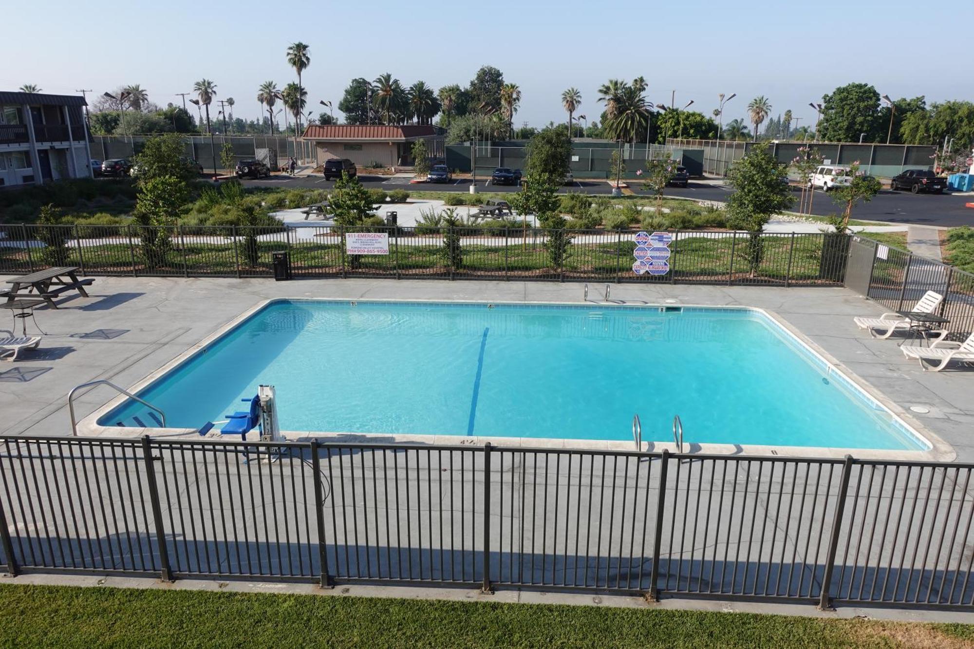 6-claremont, Ca 2*