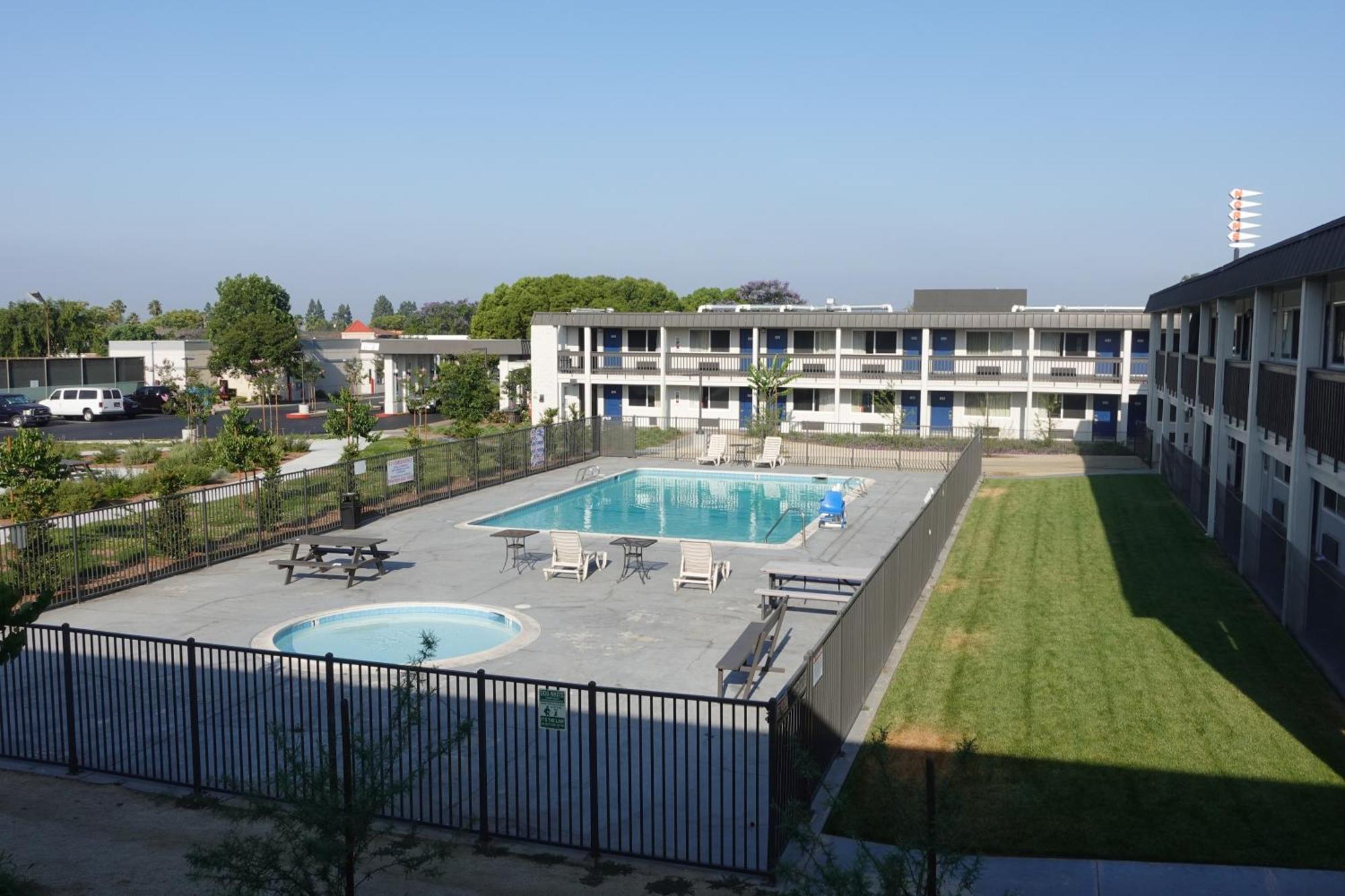 6-claremont, Ca 2* Claremont