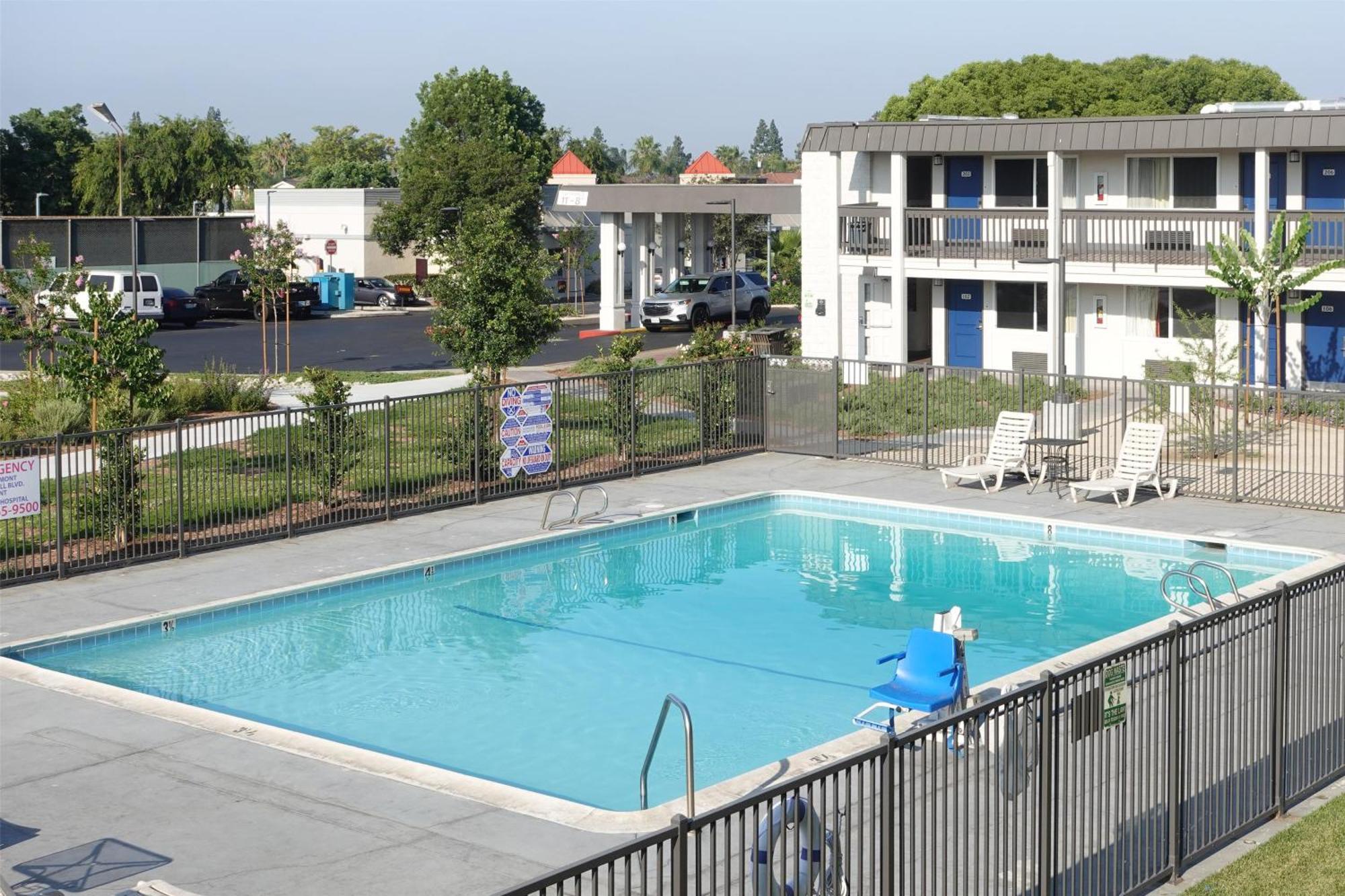 6-claremont, Ca Hotel