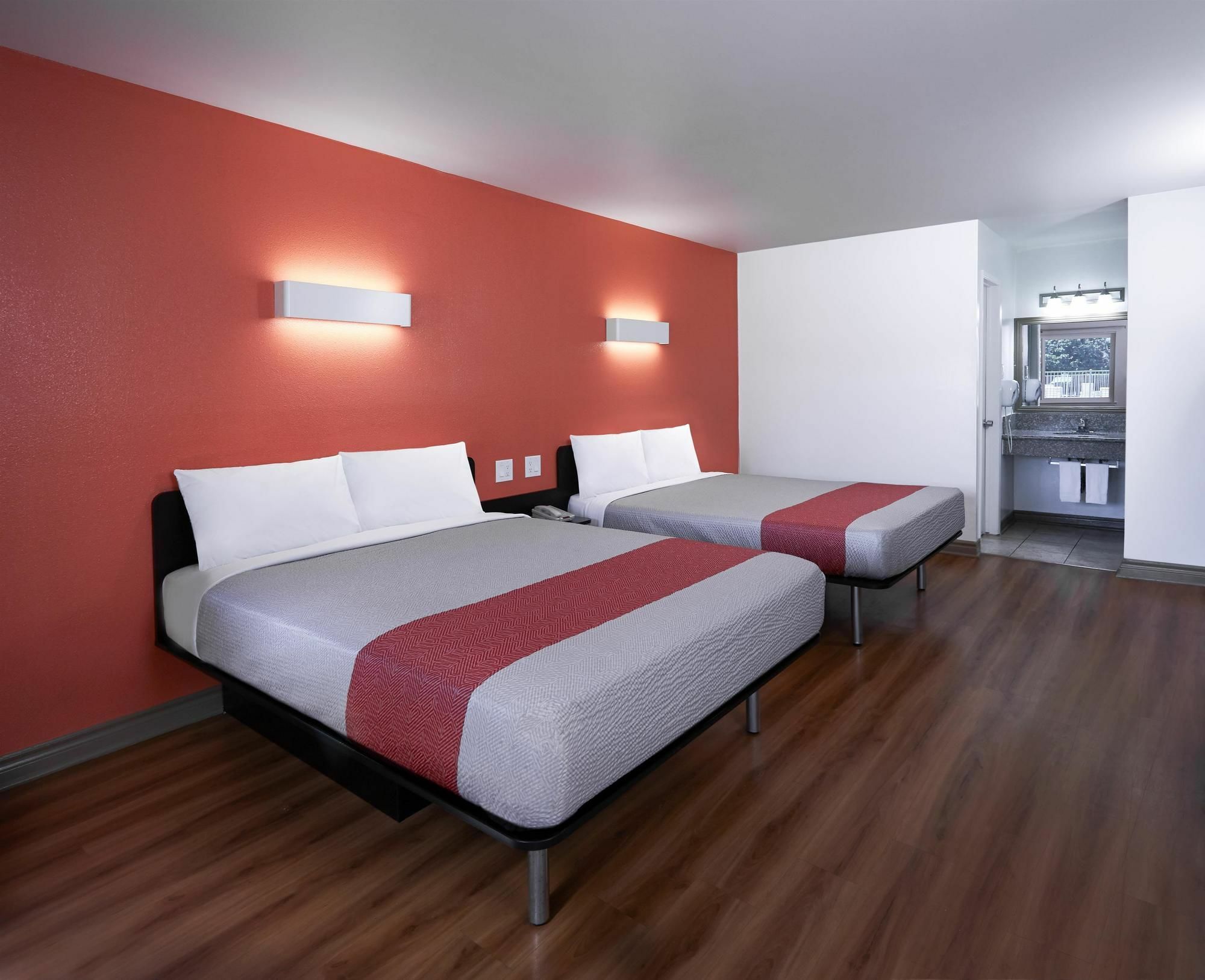 6-claremont, Ca 2*